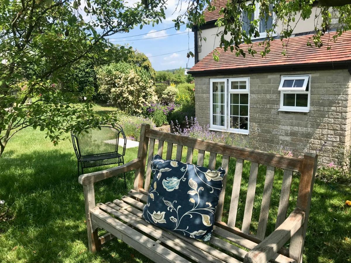 Charming Modernized Country Cottage Near Mere, Wiltshire Mere  Esterno foto